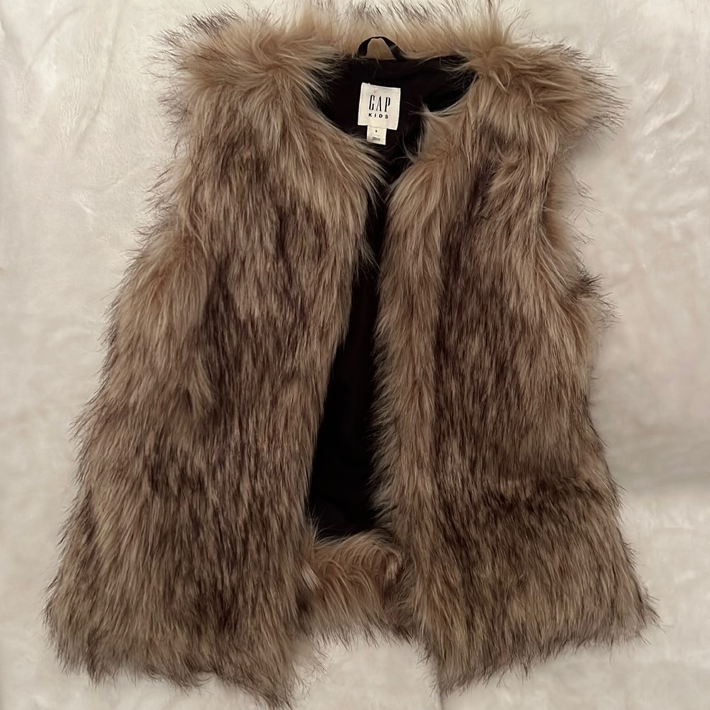 Girls Gap vest Size S